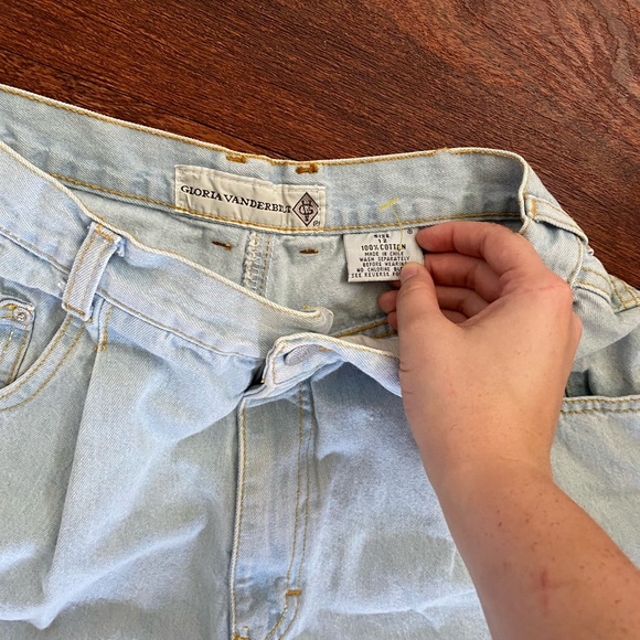 Vintage 90s Mom Shorts Light Wash - Picture 7 of 9